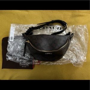 Coach bumbag in signature canvas